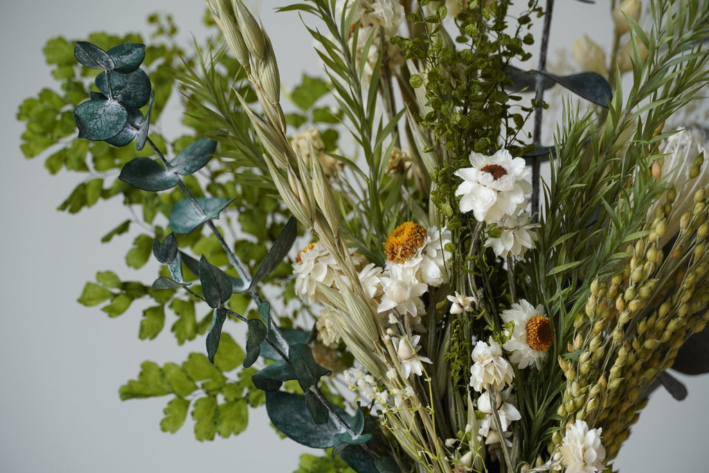 Clover & Cloud Dried Floral Arrangement